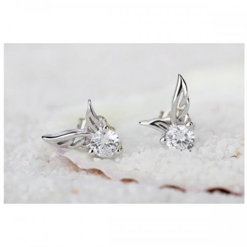 Cercei de argint cu aripi de inger, cu elemente Swarovski Cercei de argint cu aripi de inger, cu elemente Swarovski