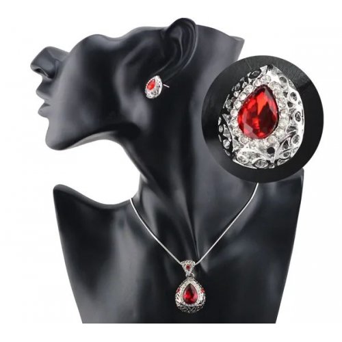 Set femei cercei lant si pandantiv Royal Red Madame Elemente Swarovski Set femei cercei lant si pandantiv Royal Red Madame Elemente Swarovski